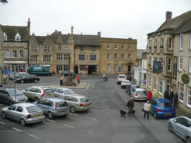 File:Market Square, Stow on the Wold - geograph.org.uk - 1009180.jpg