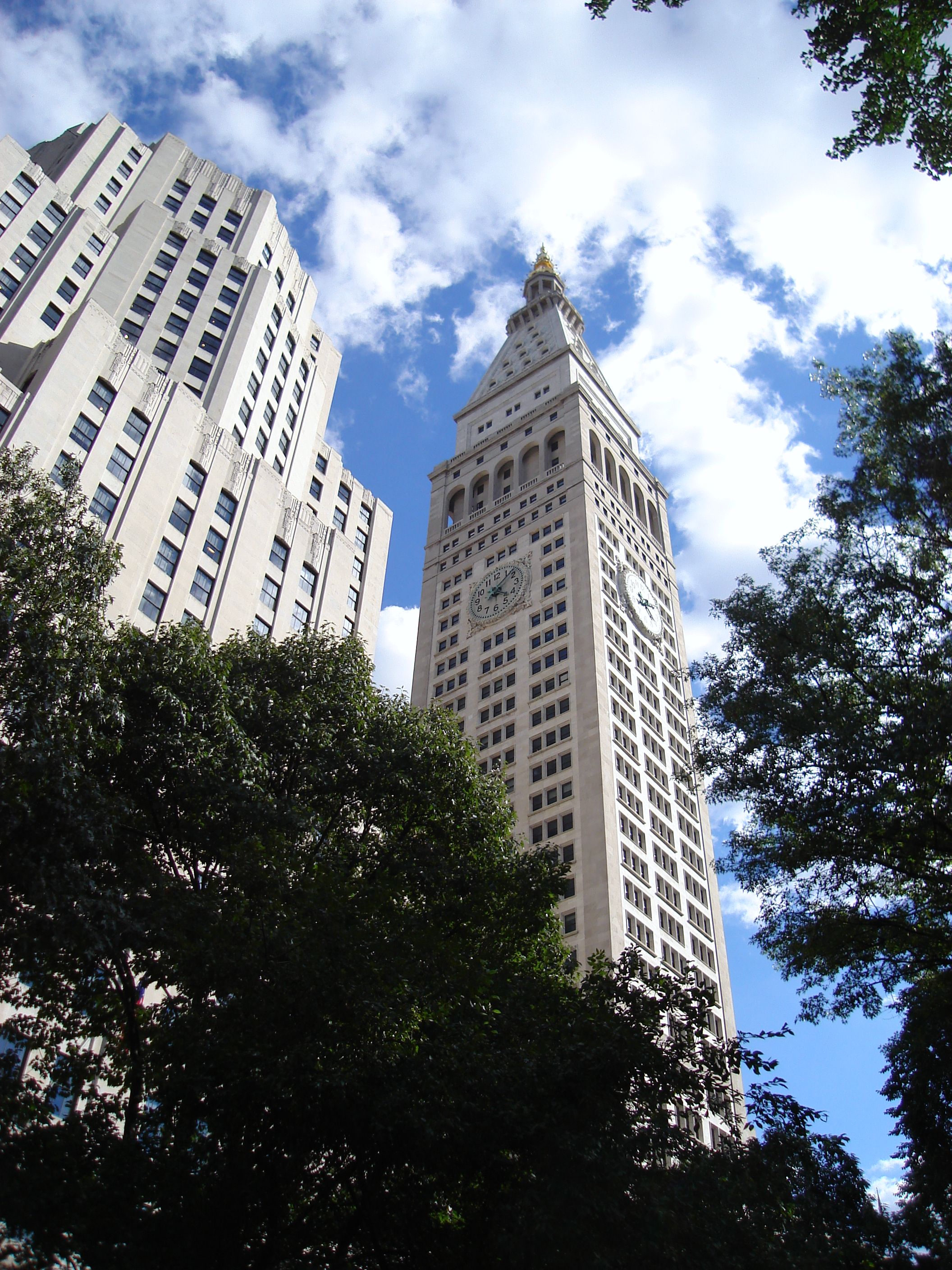 Metropolitan Life Insurance Company Tower - Wikipedia