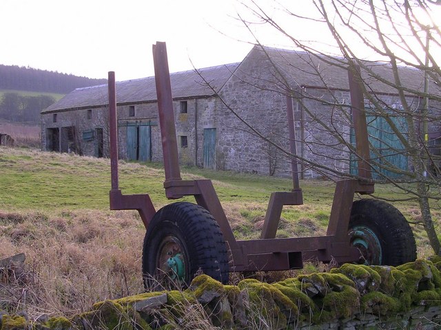 File:Mid Dod Farm - geograph.org.uk - 329456.jpg