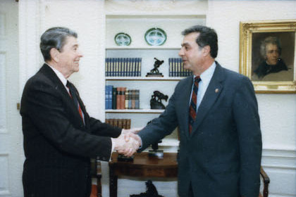 File:Reagan Contact Sheet C50037 (cropped).jpg