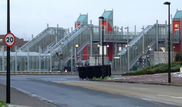 File:Royal Victoria DLR station - geograph.org.uk - 2799993.jpg