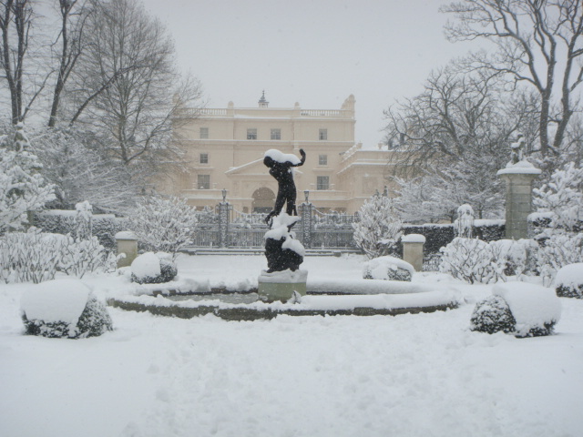 File:St John's Lodge Regent's Park in the snow - geograph.org.uk - 1144106.jpg