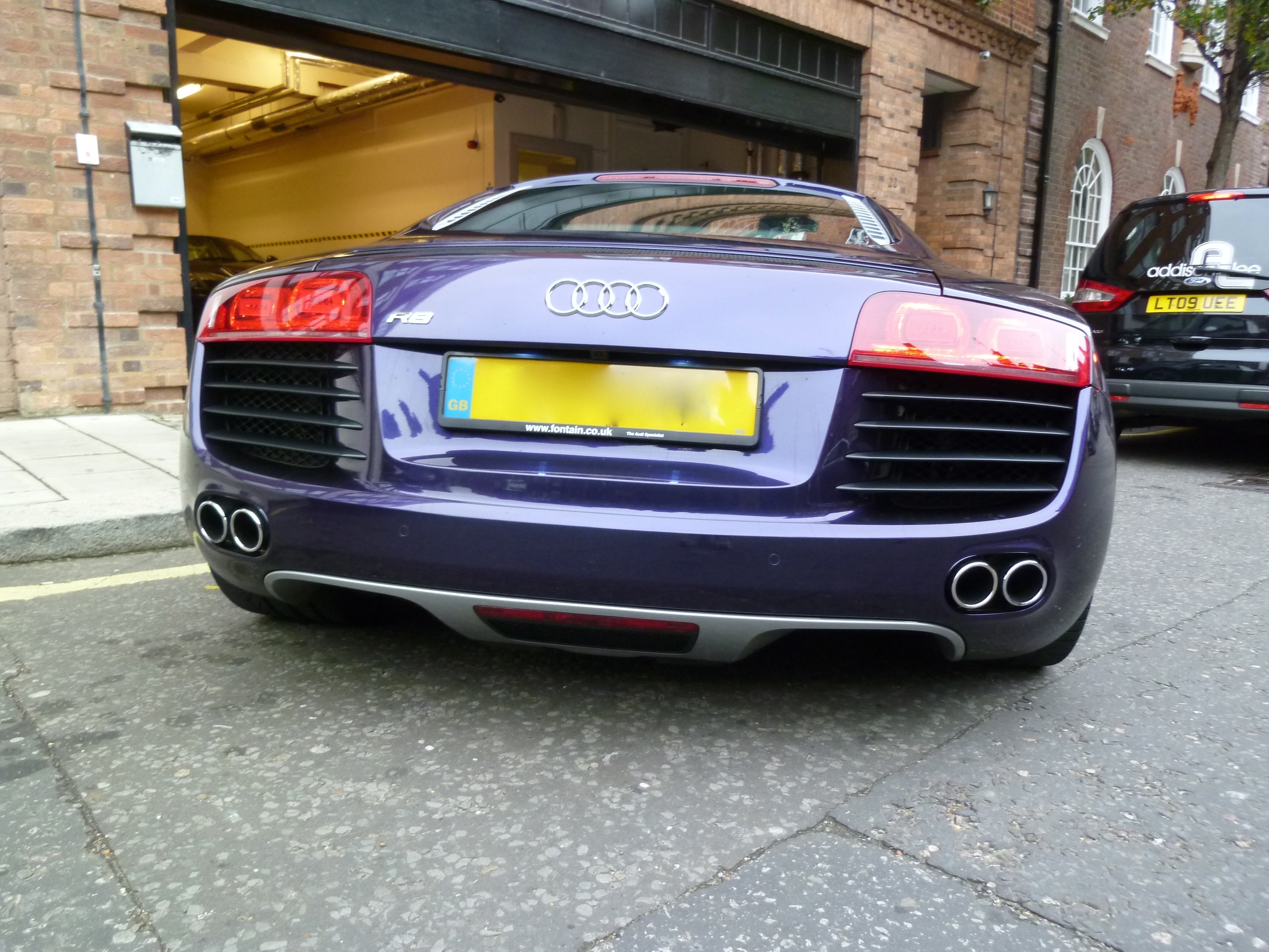 Audi r8 Purple