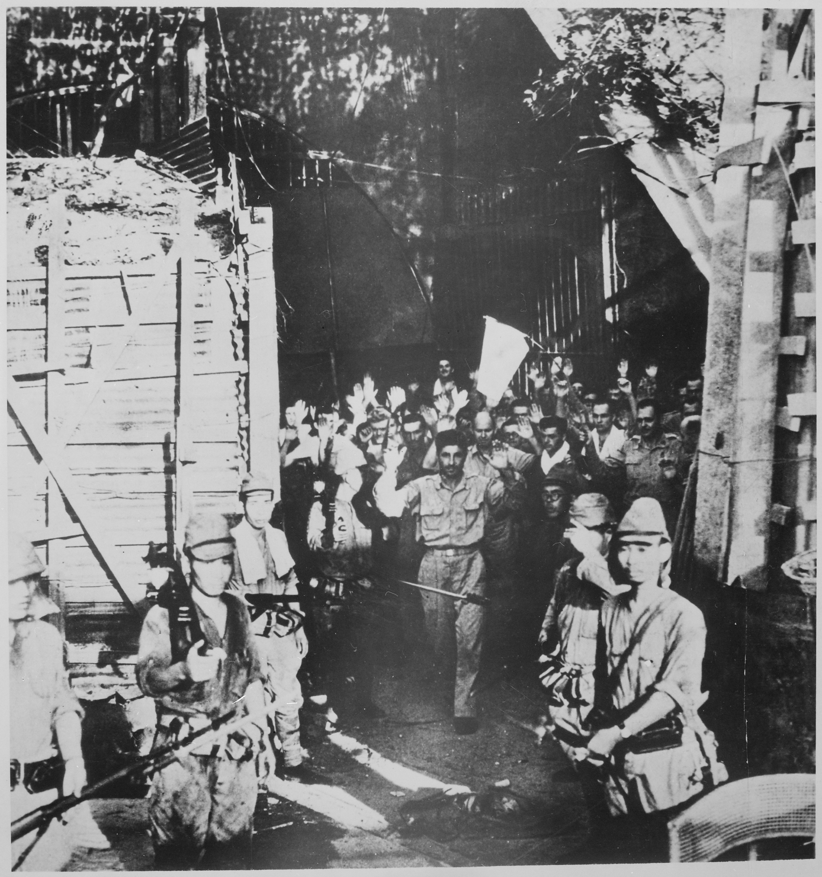 Surrender_of_American_troops_at_Corregidor%2C_Philippine_Islands%2C_05-1942_-_NARA_-_535553.jpg