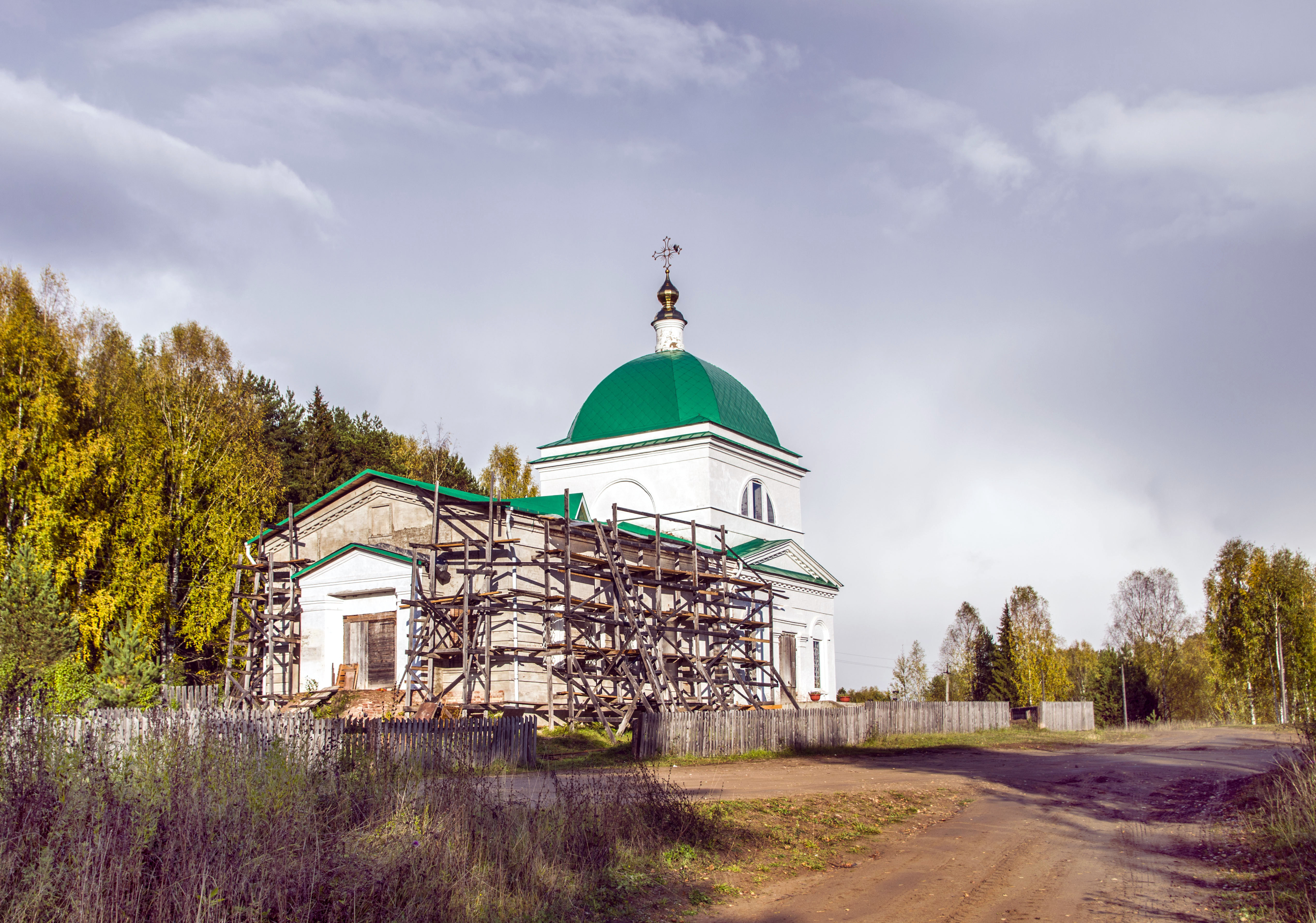 Храм иваньково. Спасская часовня Чердынь. Спасская Церковь Саранск. Спасская Церковь, с. Шайдурово. Холуново.