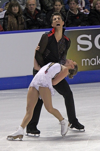 File:2010 Skate Canada Pairs - Paige LAWRENCE - Rudi SWIEGERS - 8985A.jpg