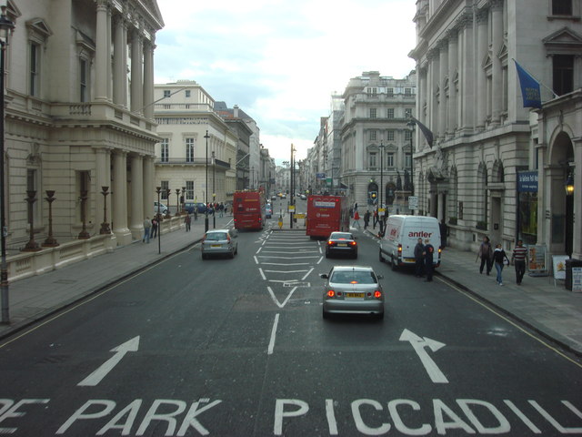 File:A4 Pall Mall - geograph.org.uk - 1011774.jpg