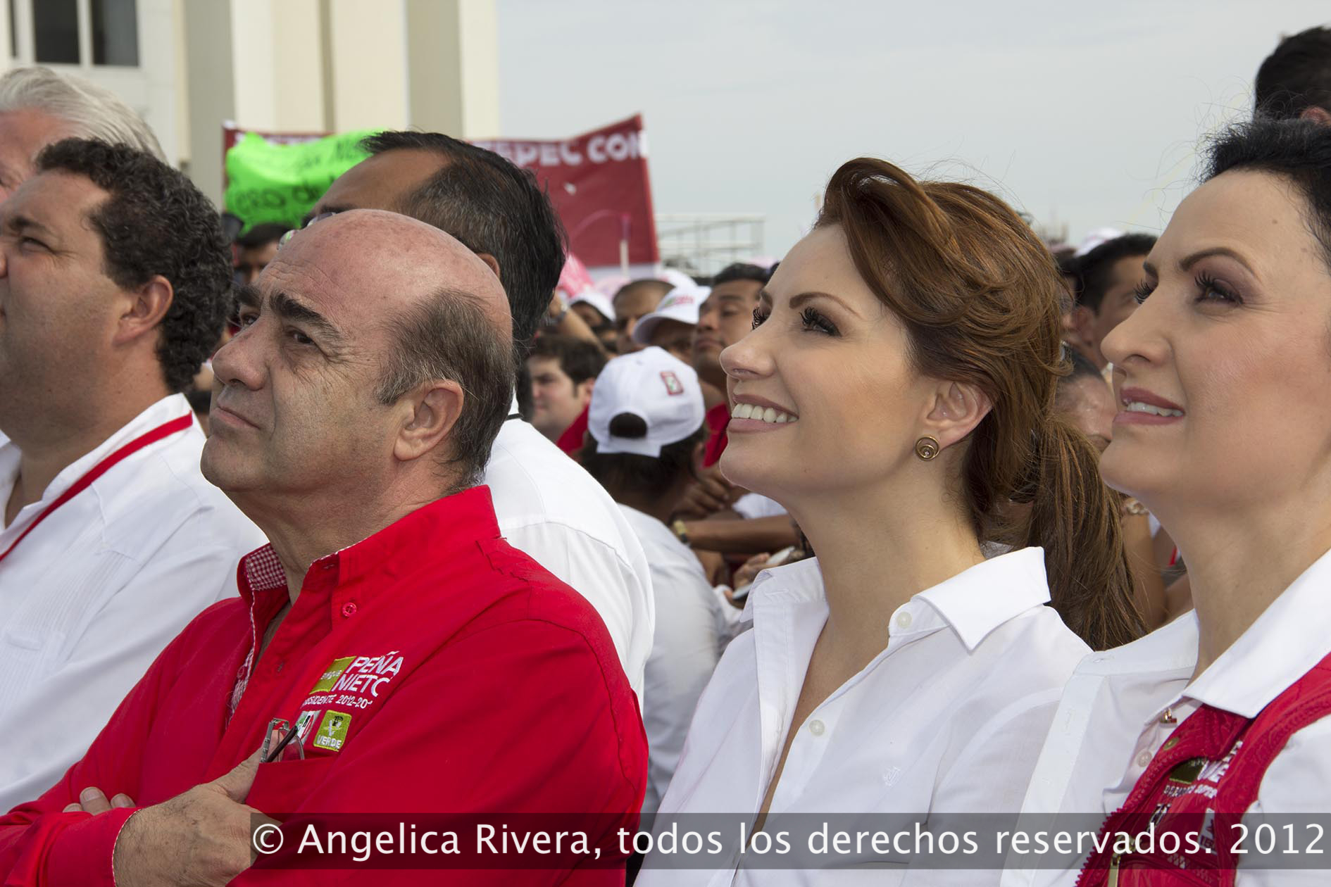 Angelica Rivera de Peña en Veracruz con Estructuras. (7440546478).jpg