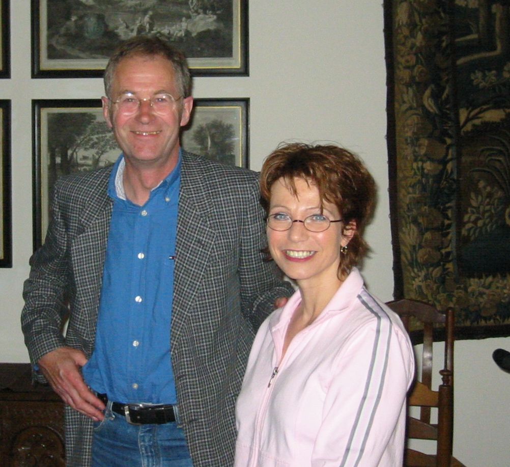 René Appel und seine deutsche Übersetzerin Stefanie Schäfer bei einer Lesung in Moers am 29. April 2004