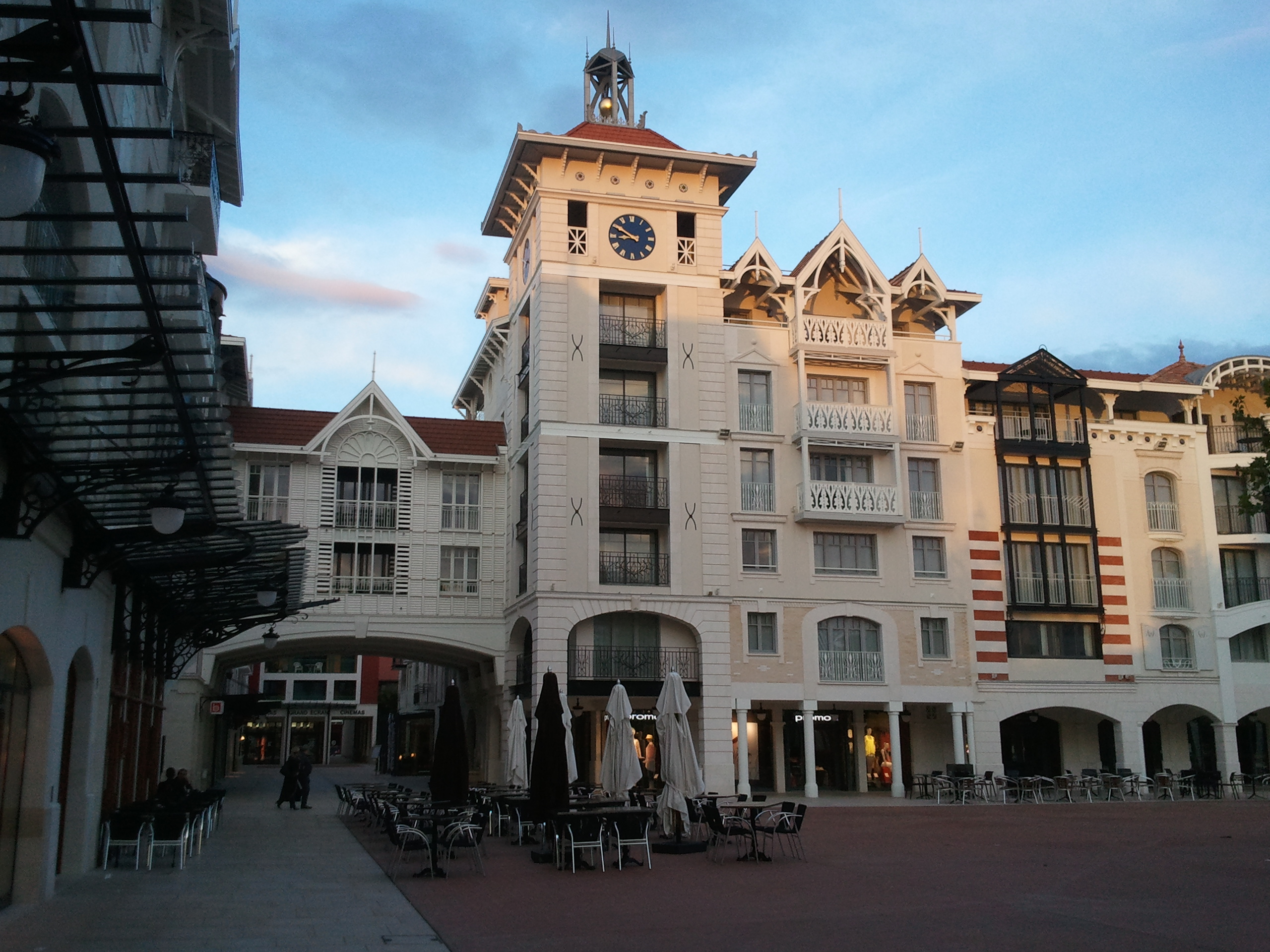 Arcachon-Place.jpg