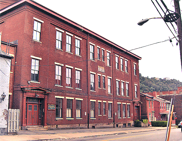 File:Bedford School, Pittsburgh (exterior).jpg