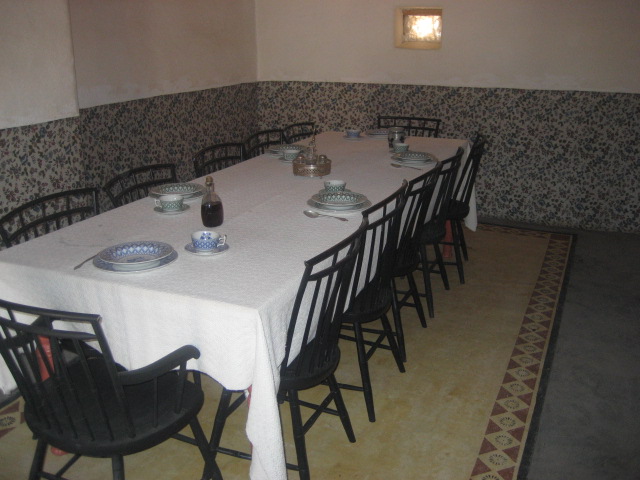 File:Bent's Old Fort - Dining table.jpg