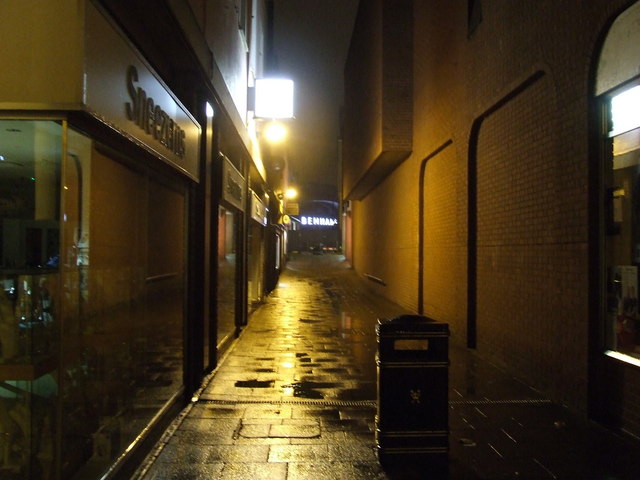 File:Central Walk - geograph.org.uk - 1149293.jpg