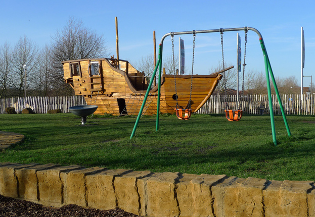 File:Childrens Play Area, Fishermead - geograph.org.uk - 1616436.jpg