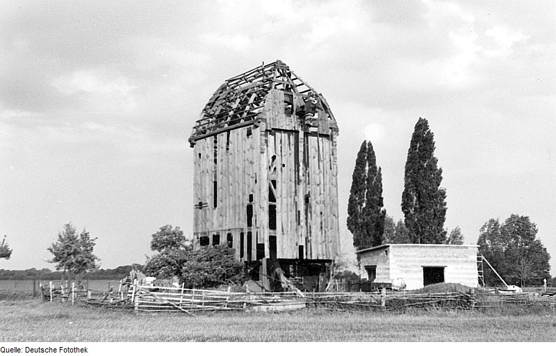 File:Fotothek df rp-b 0450011 Wiedemar-Wiesenena. Bockmühle, ruinös.jpg