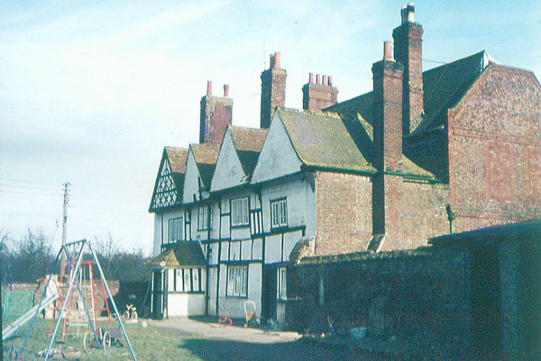 File:Frognal Farmhouse, Teynham in 1969 - geograph.org.uk - 1765933.jpg