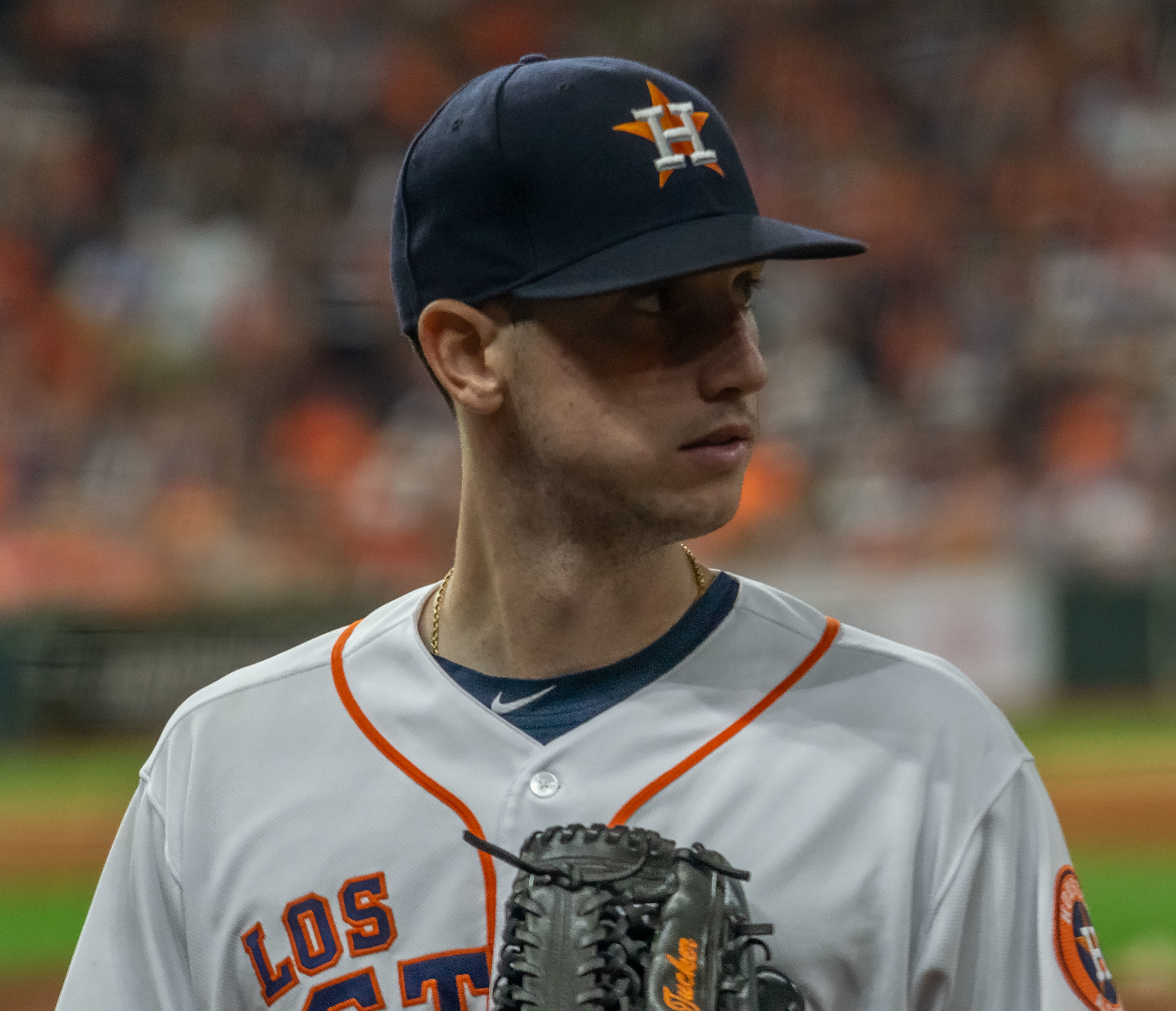 Tucker's pinch HR lifts Astros over Texas in starters' duel