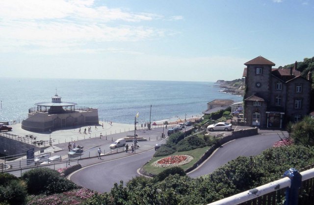 File:Looking down on Ventnor (1) - geograph.org.uk - 1247731.jpg