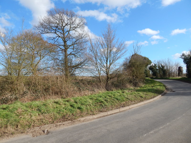 File:Looking towards Polstead from Homey Bridge junction - geograph.org.uk - 3862440.jpg