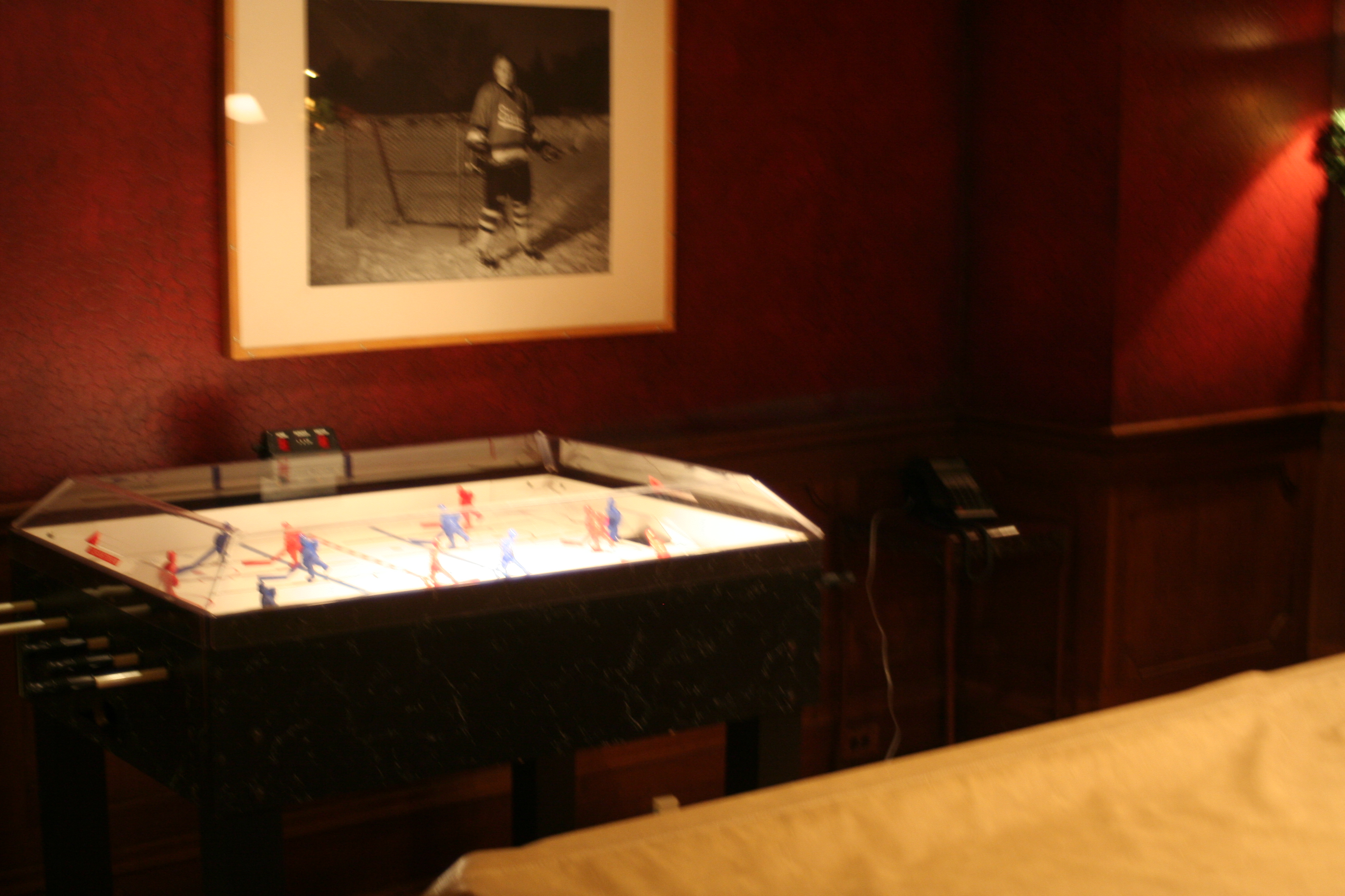 File Mn Governor Residence Hockey Table 2007 Jpg Wikimedia Commons