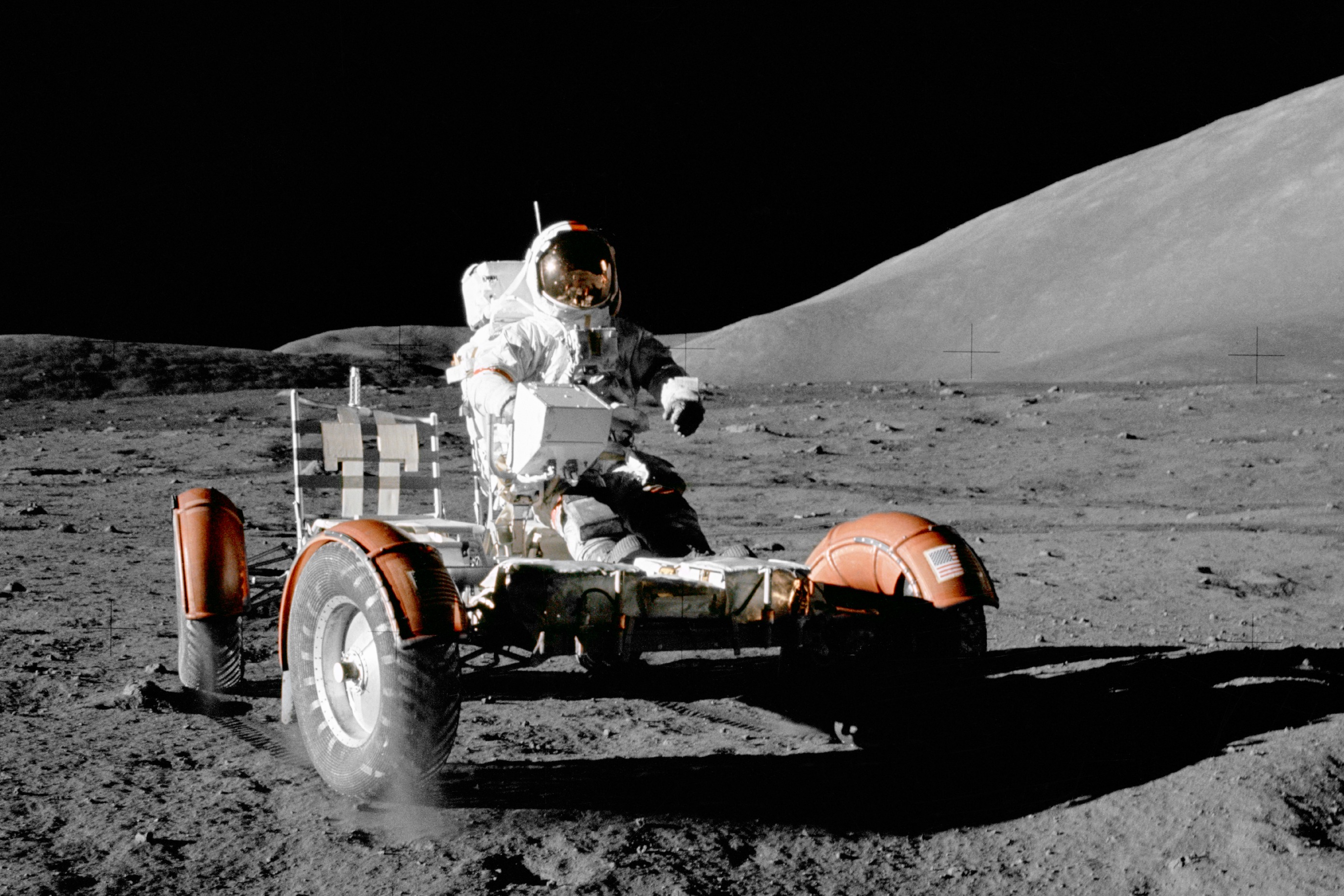 Автоматический аппарат передвигающийся по луне. Луноход НАСА. Аполлон 11. Аполлон 17. Лунный Ровер Аполлон.