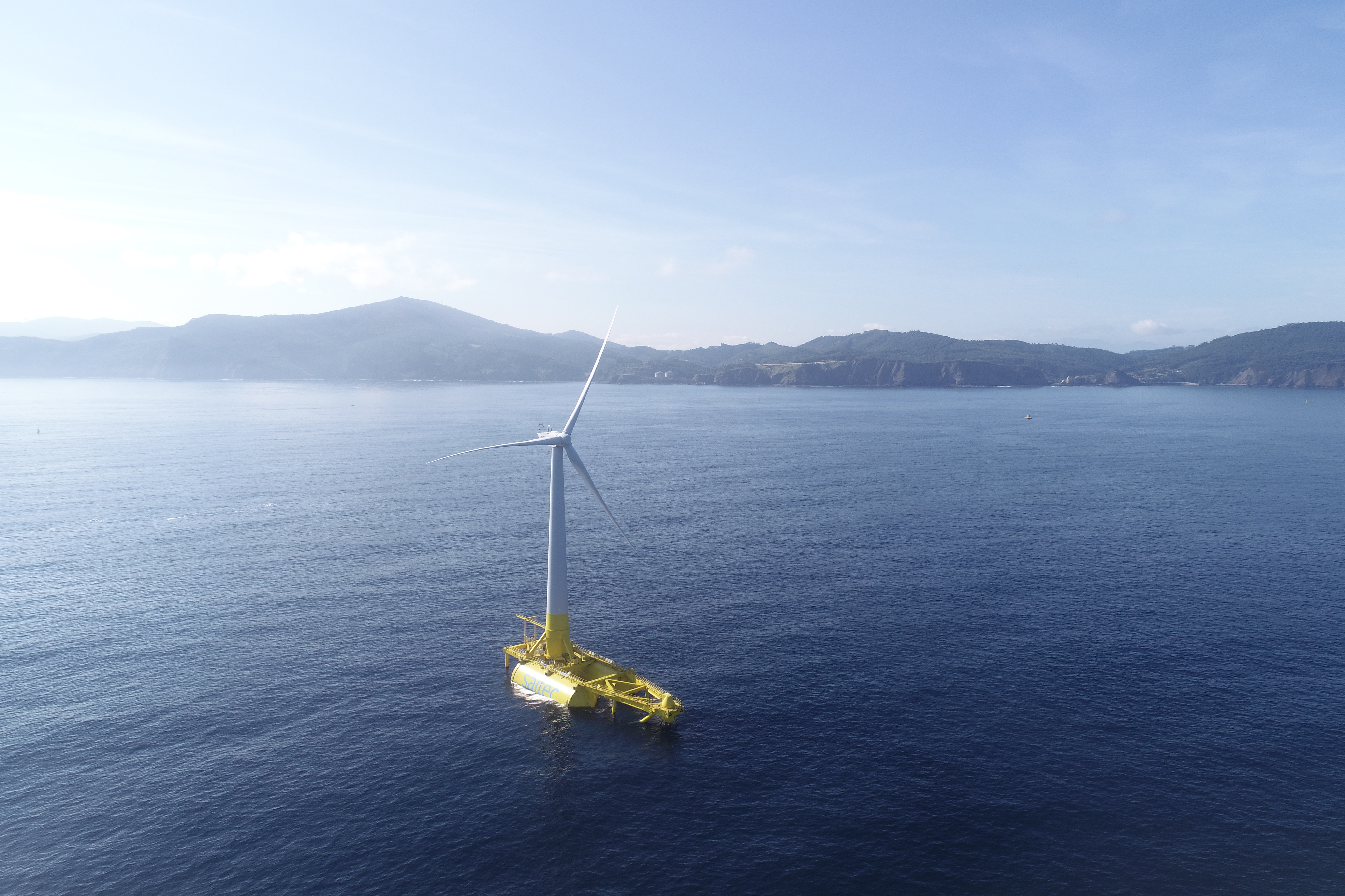 Estas turbinas de viento marinas pueden resistir el oleaje sin volcarse