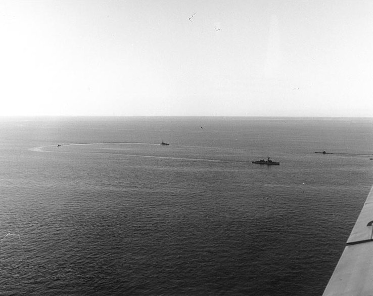 File:Ships searching for USS Thresher (SSN-593), 15 April 1963 (NH 97555).jpg