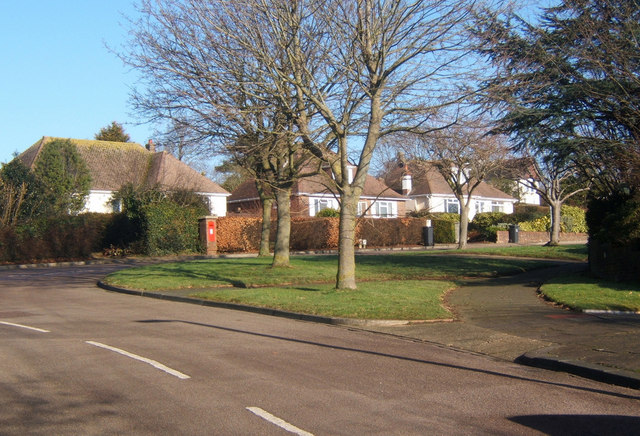 File:Top of Uplands Avenue - geograph.org.uk - 1138388.jpg