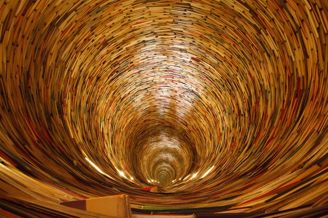 File:Tunnel of books.jpg