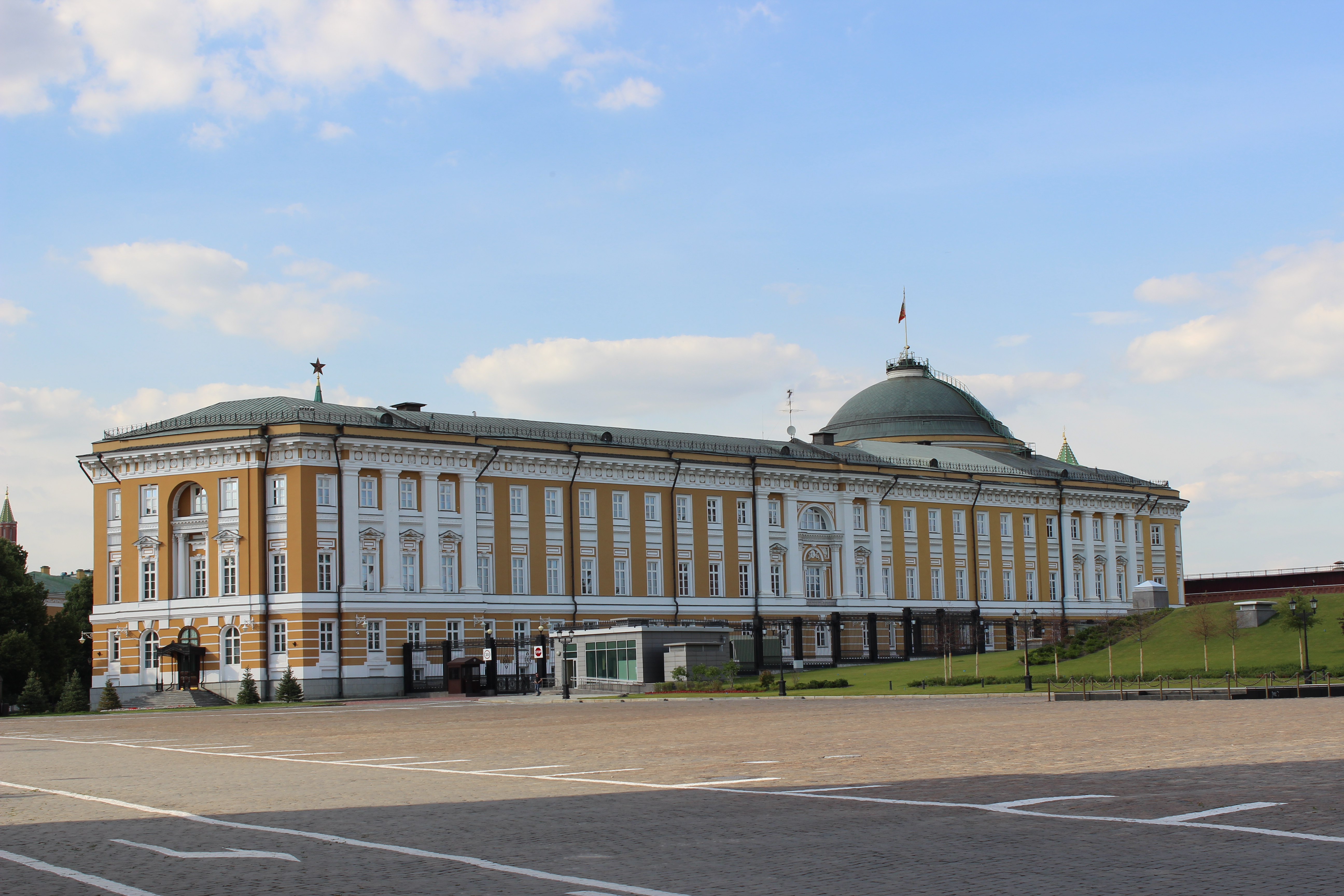 Сенатский дворец в Кремле