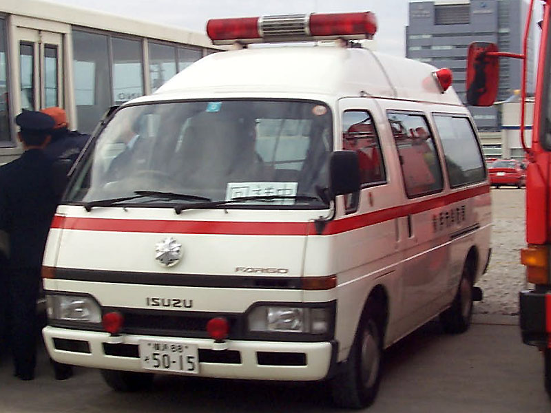 Ambulance2b isuzu