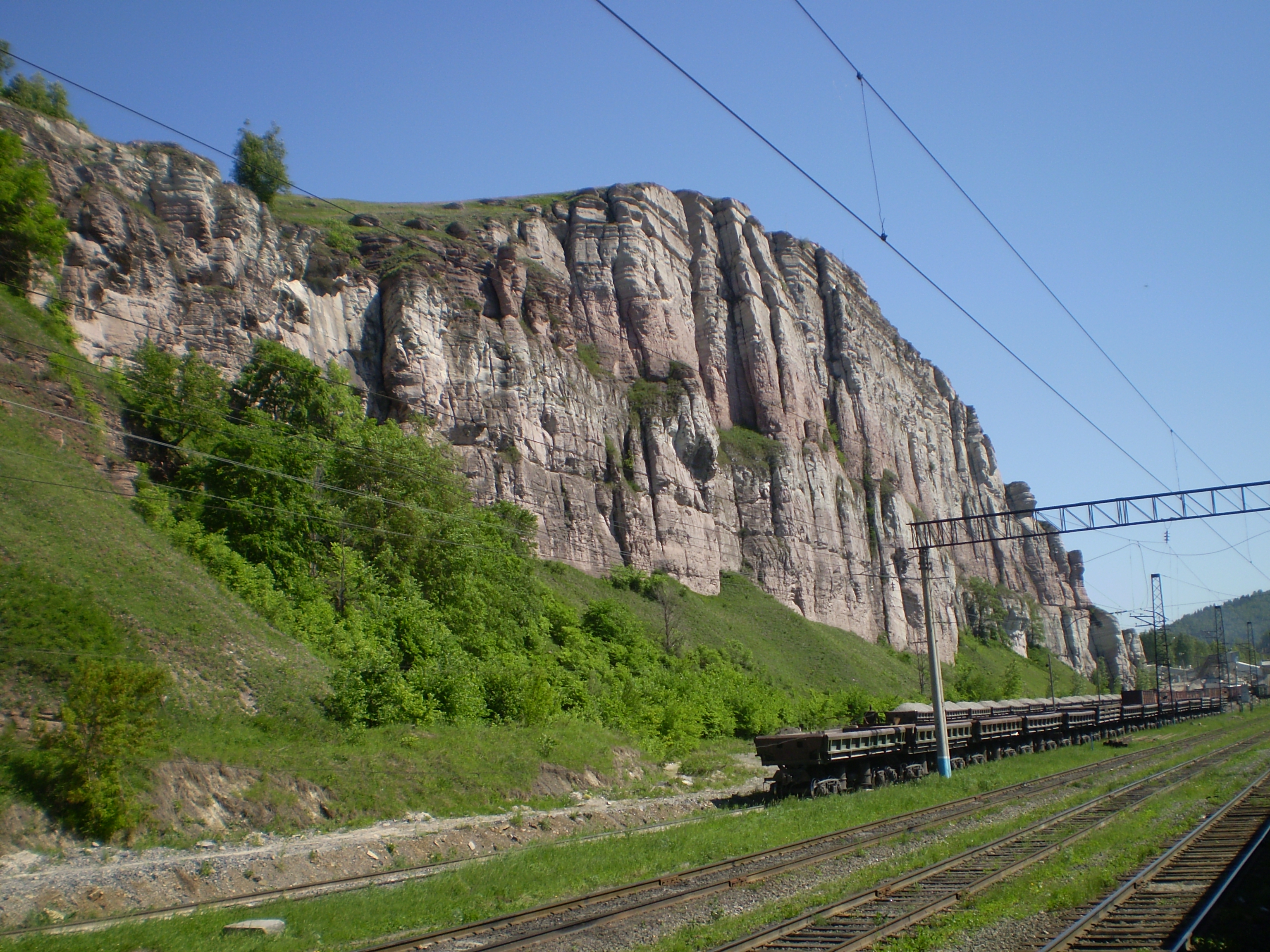 Файл:Asha mountain, Russia, Chelyabinsk region.JPG — Википедия