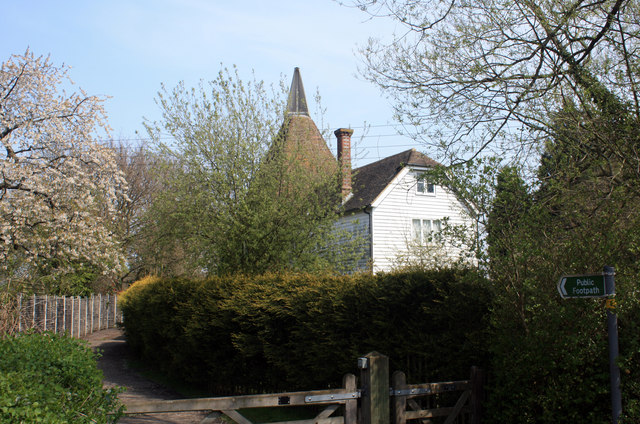 File:Bridgehurst Oast, Howland Road, Marden, Kent - geograph.org.uk - 773620.jpg