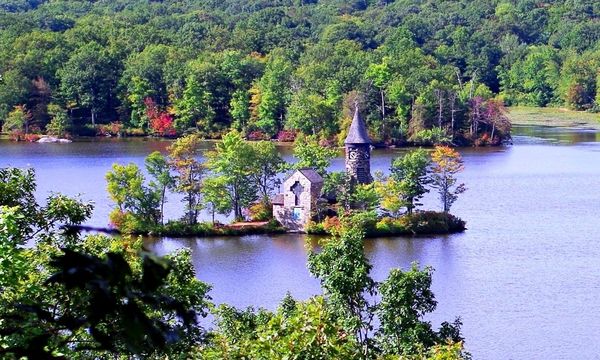 File:Chapel Island at Smoke Rise (Kinnelon, NJ).jpg