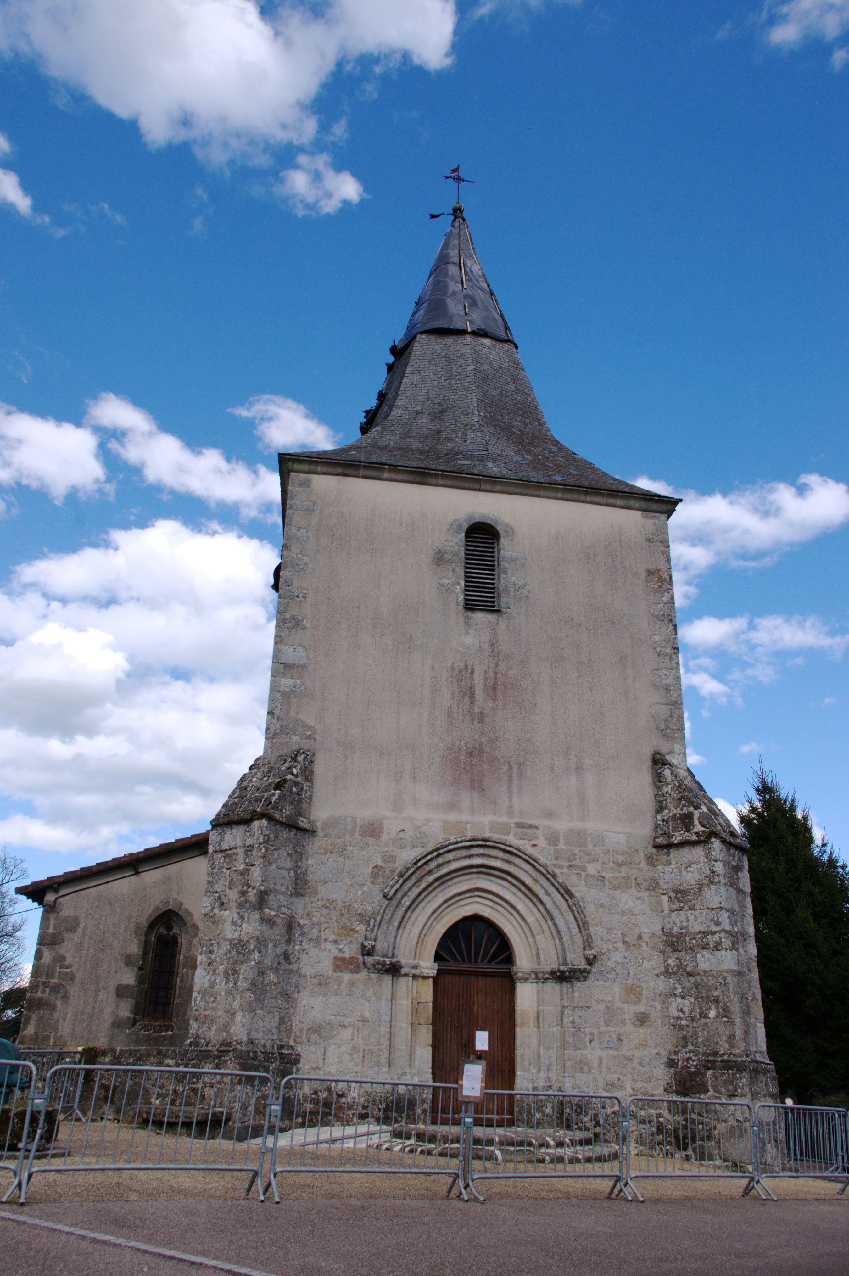 Eglise de La Chapelle Montbrandeix null France null null null null