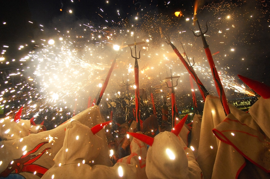 Os fogos do Correfoc e seus demônios