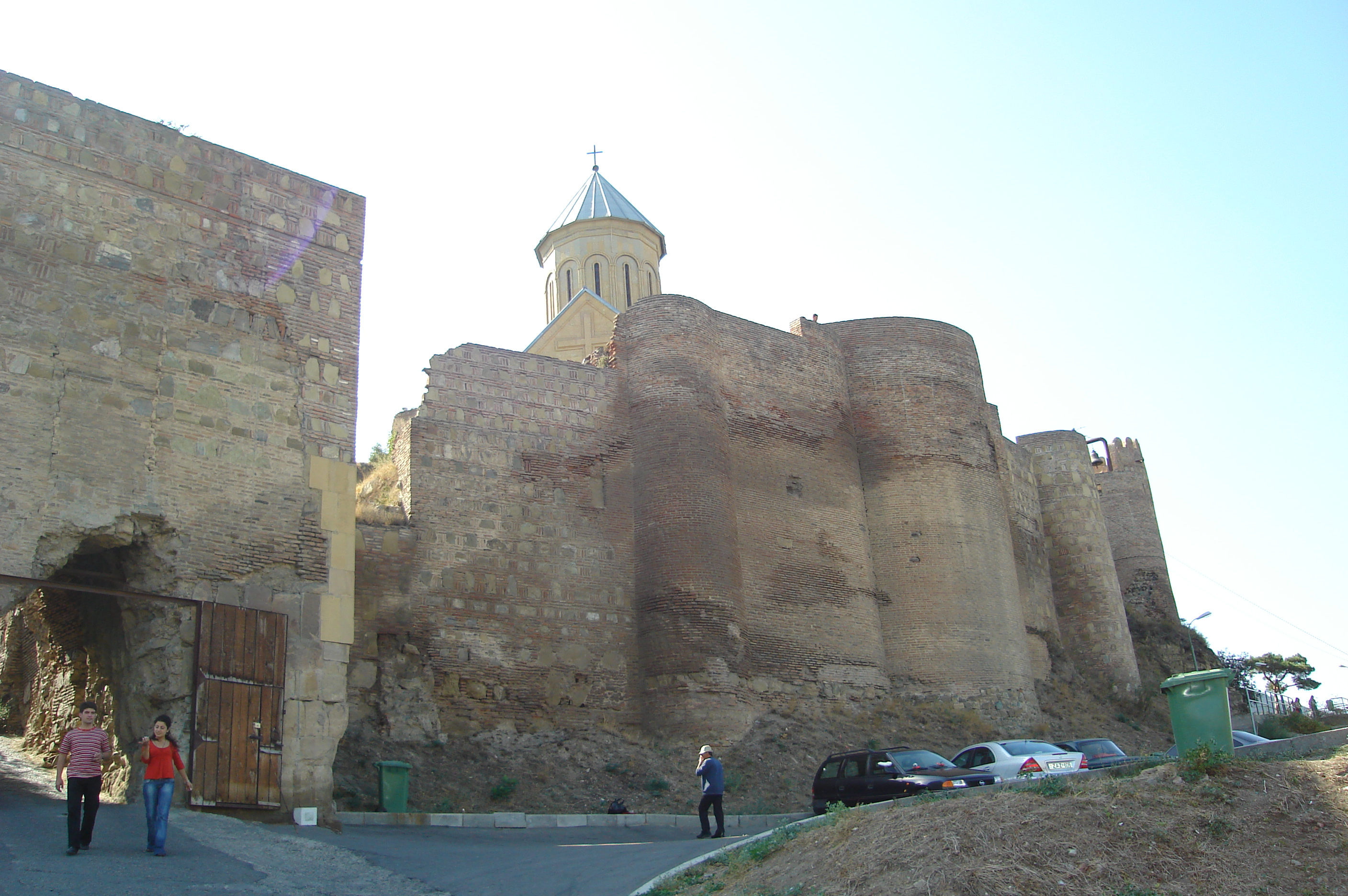 Entrance_to_the_Narikala_Fortress.JPG