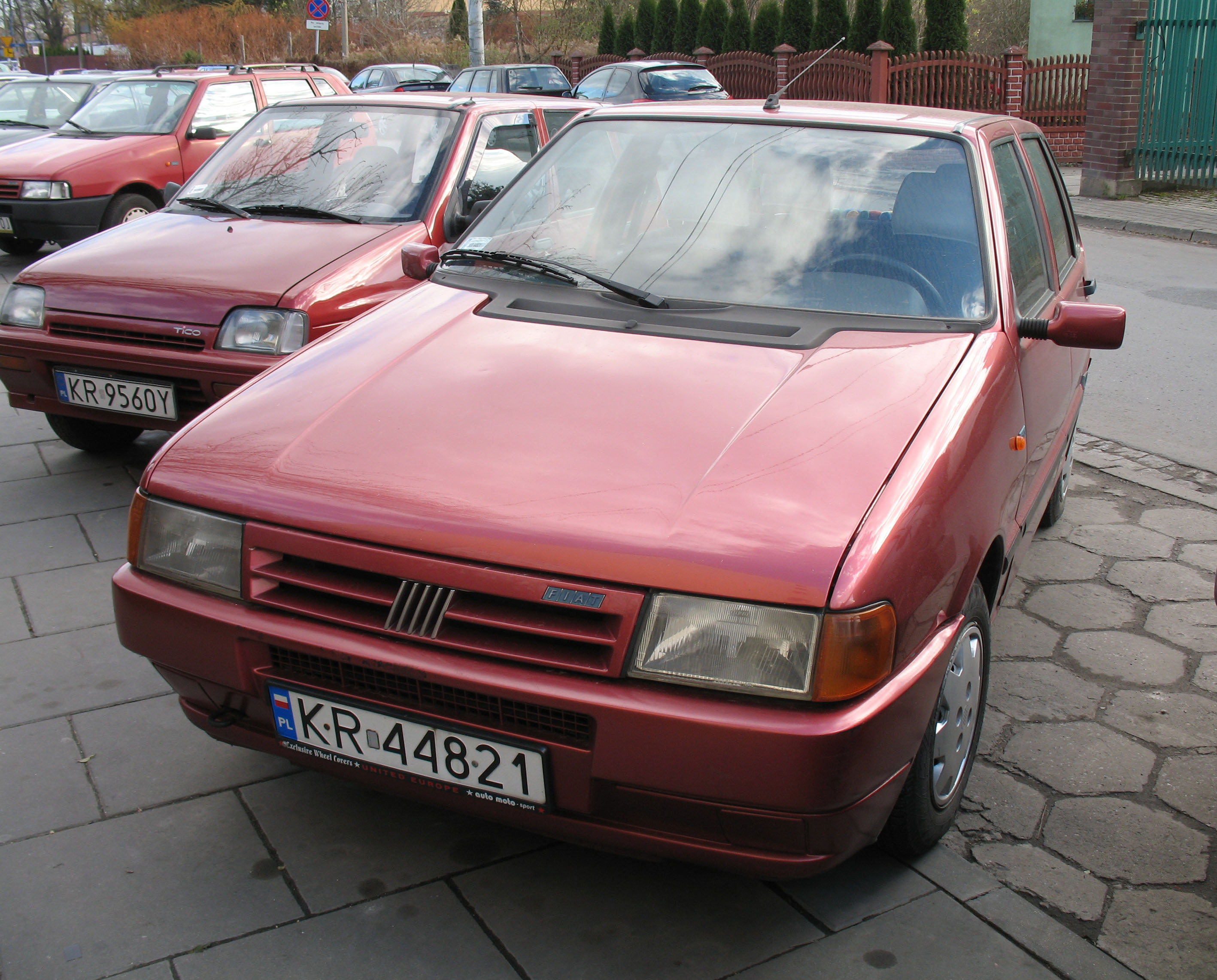 File:Fiat Uno in Kraków - Azory.jpg - Wikimedia Commons