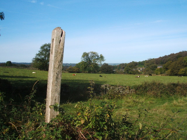 File:Footpath post near Birchover - geograph.org.uk - 1532650.jpg