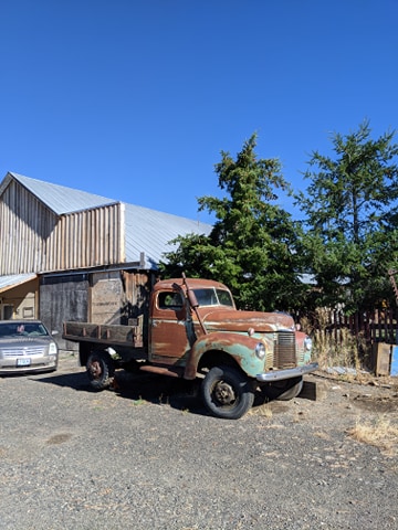 File:Hardman, Oregon - Ghoast Town Truck 15 Oct 2020.jpg