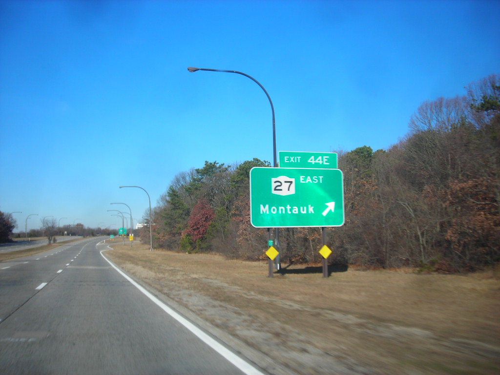 File:Heckscher State Parkway Exit 44E.jpg - Wikipedia