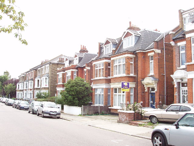 File:Houses in Dyne Road - geograph.org.uk - 38605.jpg