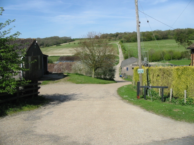 File:Looking NE along farm track at Woodsdale Farm - geograph.org.uk - 786069.jpg