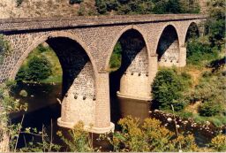 File:Pont de Chadron.jpg