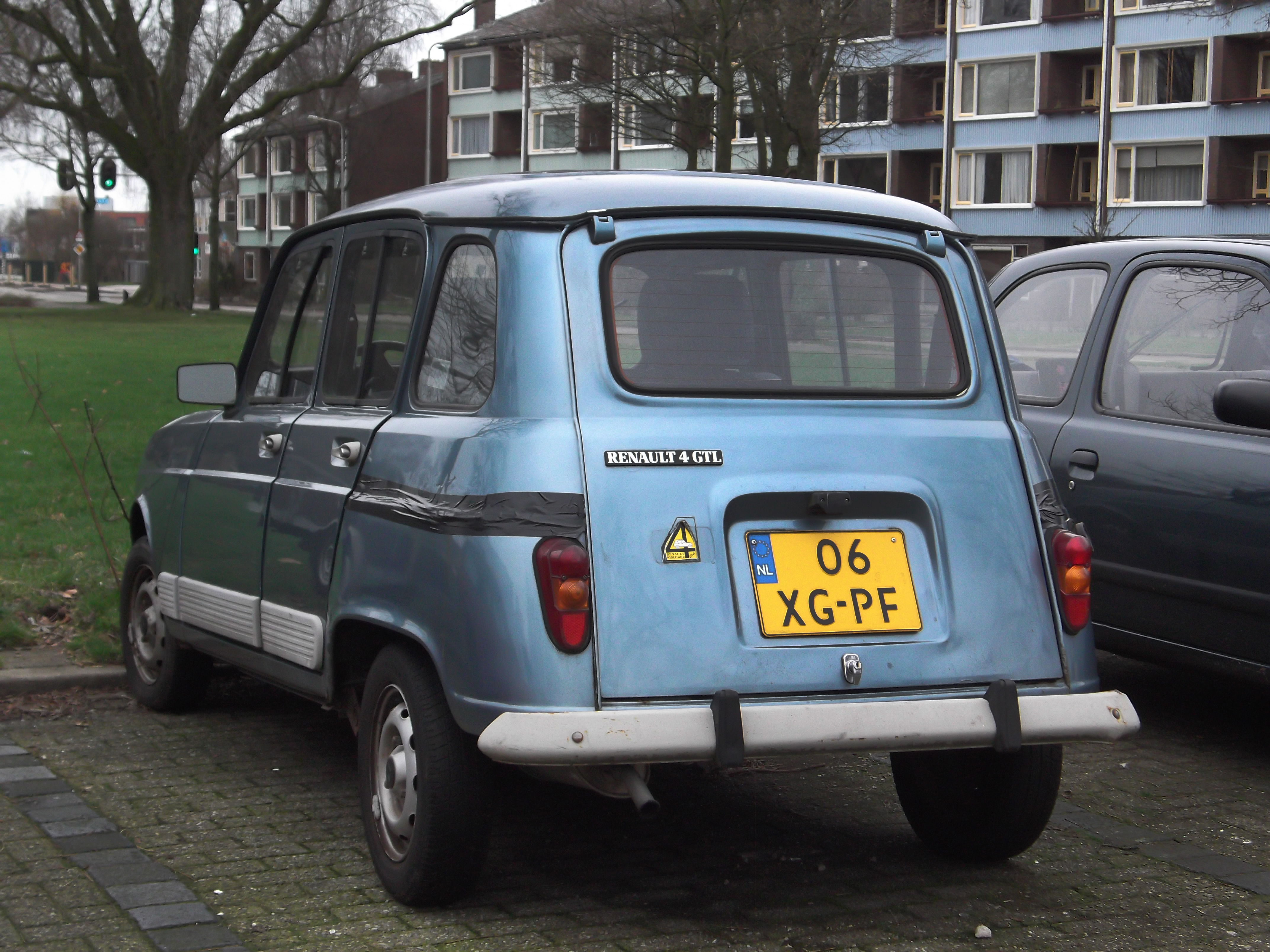 Рено 4 купить бу. Renault 4 GTL. Renault 1989. Рено 4 1989. Рено 4 местное 2003.