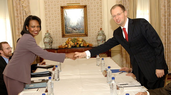 Rice_-_Yatsenyuk_2007_09_23_ukraine_600.jpg