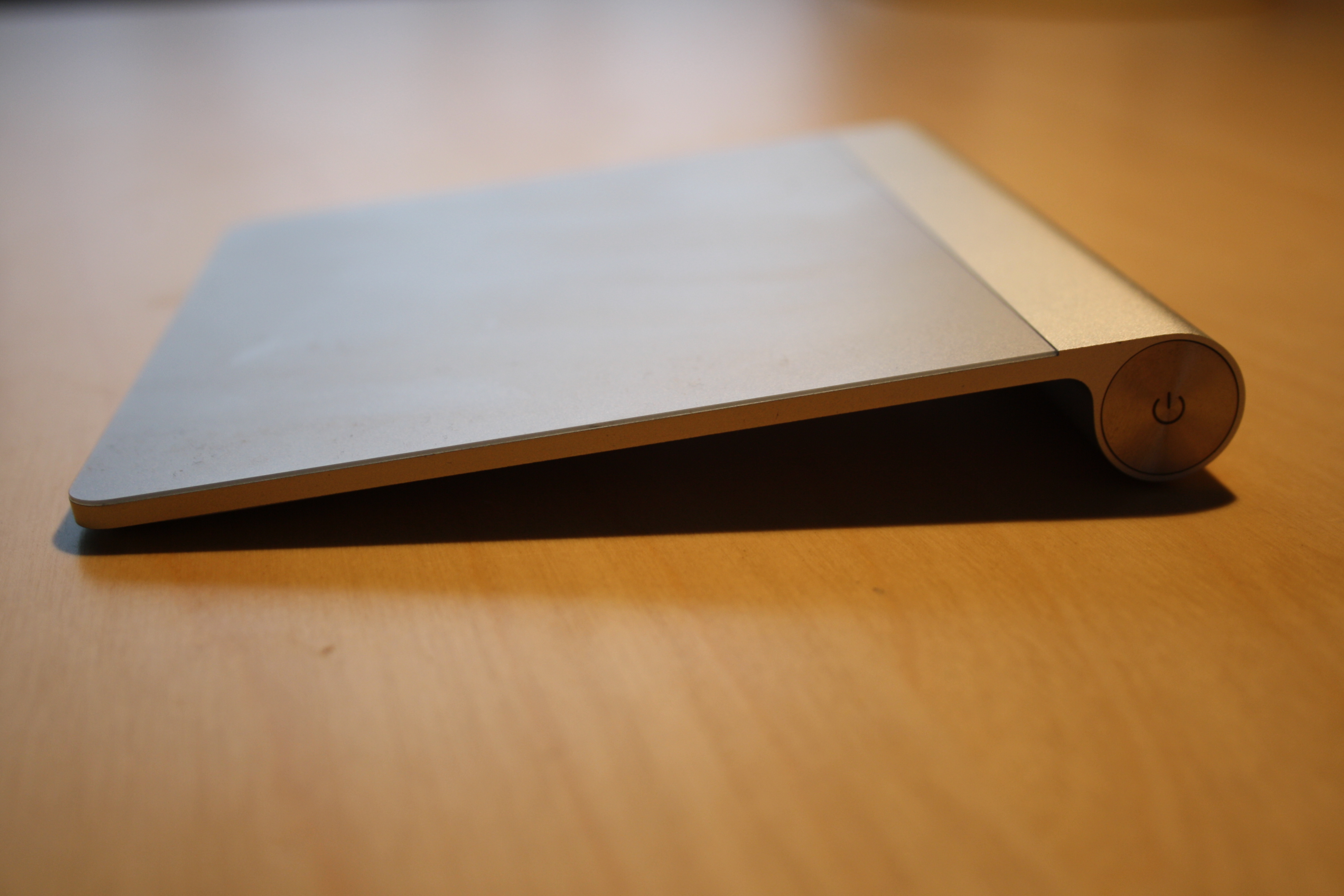 File The Apple Magic Trackpad Jpg Wikimedia Commons