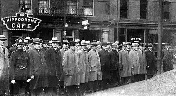 File:Toronto plainclothes officers 1919.jpg