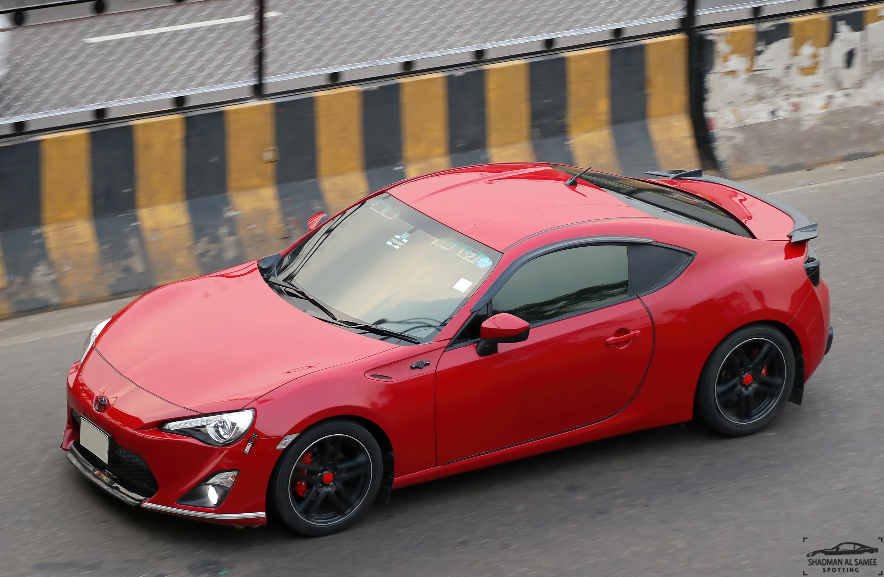 Трехдверная Тойота купе gt86