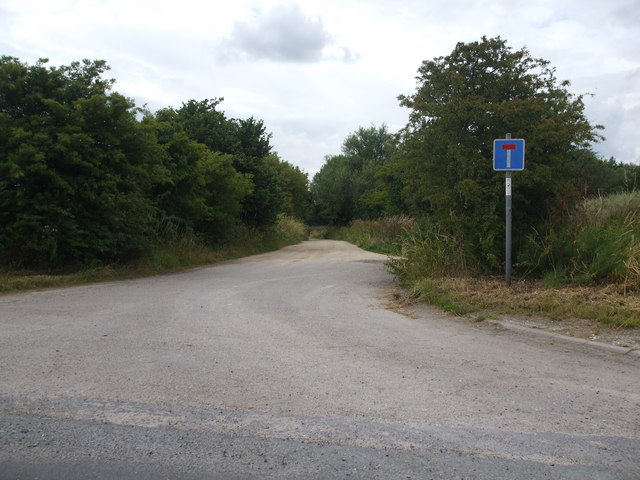 File:Track to Electricity Sub Station - geograph.org.uk - 1403796.jpg